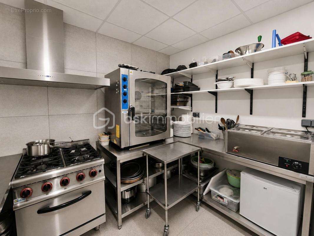 À Vendre : Fond de Commerce “Épicerie / Restaurant' – Centre de Cordelle - photo 8