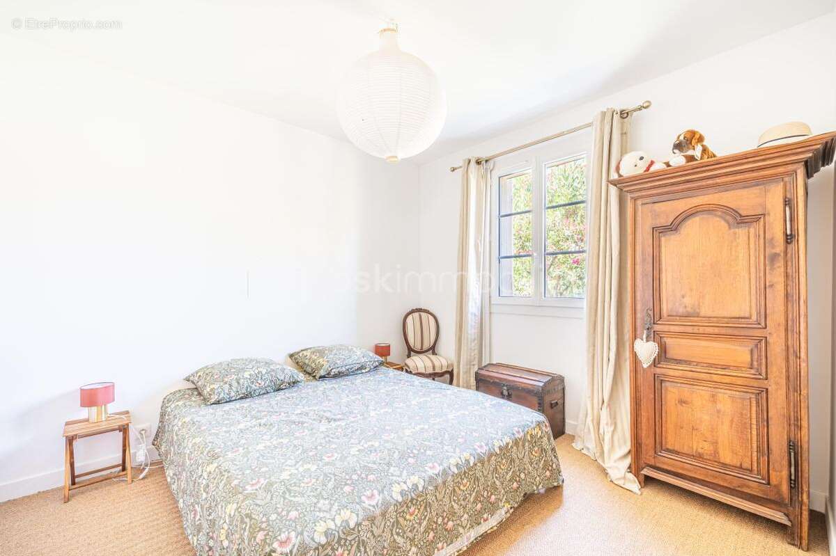 Hyeres - elegante villa de plain-pied renovee avec soin - photo 8