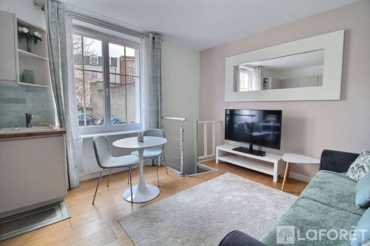 Appartement à LA GARENNE-COLOMBES