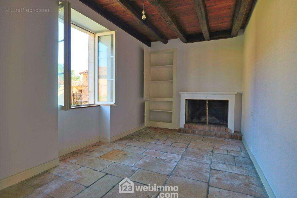 Pour la création d'un séjour de 30 m2 avec cheminée, - Maison à CEAUX-EN-COUHE
