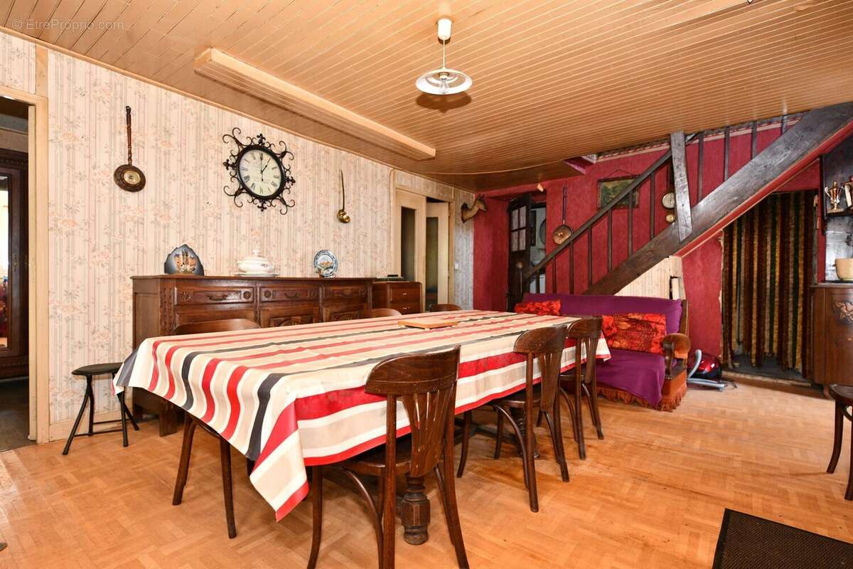 Maison à BARRIAC-LES-BOSQUETS