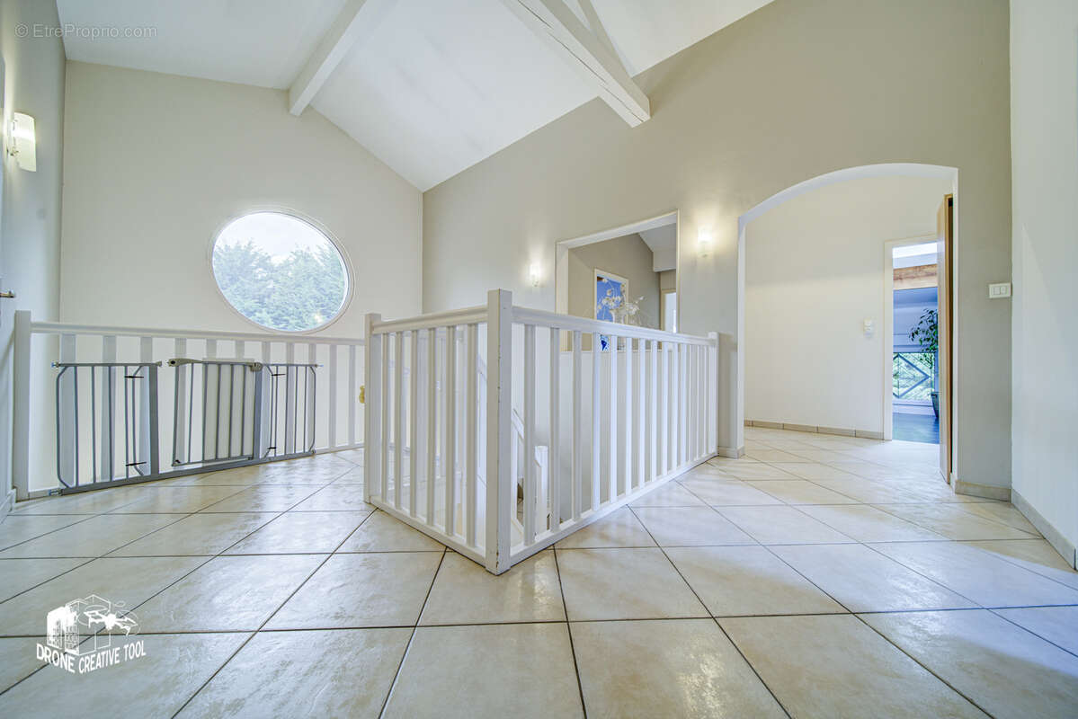 Maison à COIN-LES-CUVRY