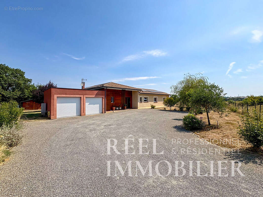 Maison contemporaine de plain pied  avec piscine. - photo 18