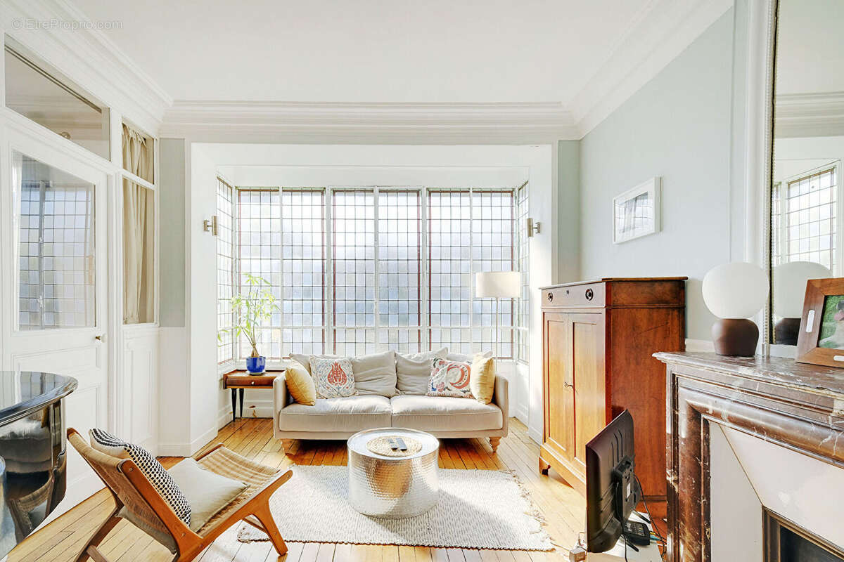 Appartement à PARIS-10E