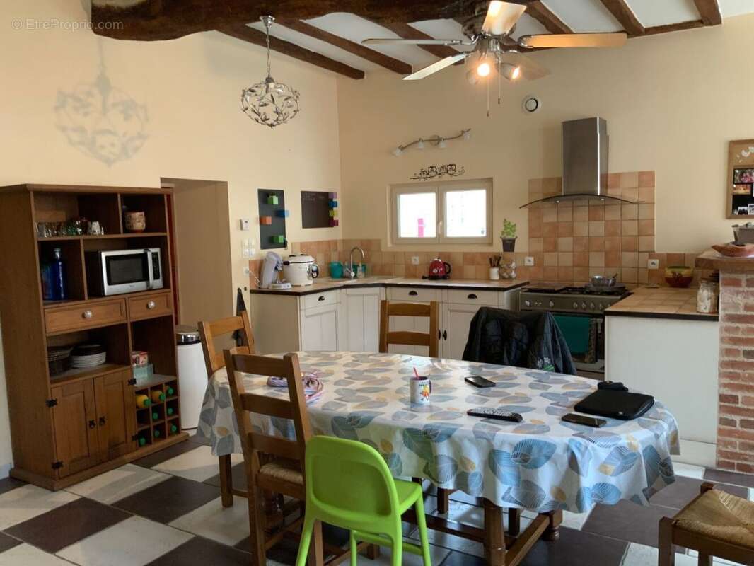 Maison à NEONS-SUR-CREUSE