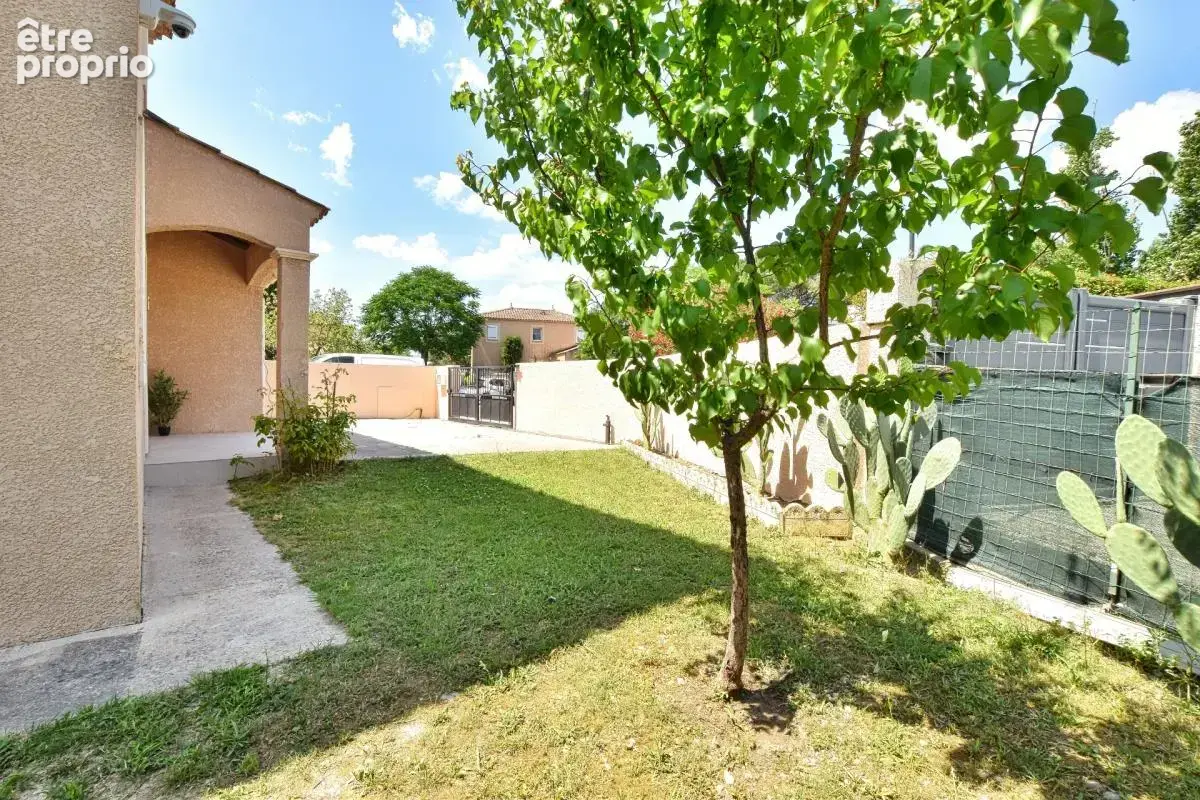 Villa familiale avec piscine et garage - photo 2