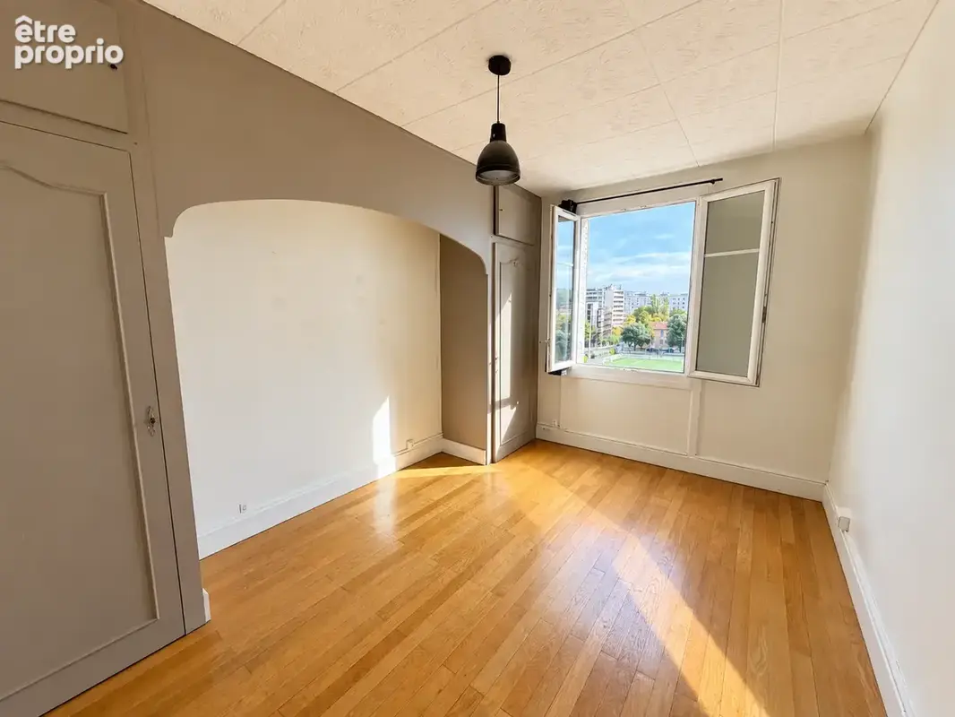 LYON 3ᵉ   Appartement 4 pièces traversant   78 m2   4ᵉ étage avec ascenseur - photo 3