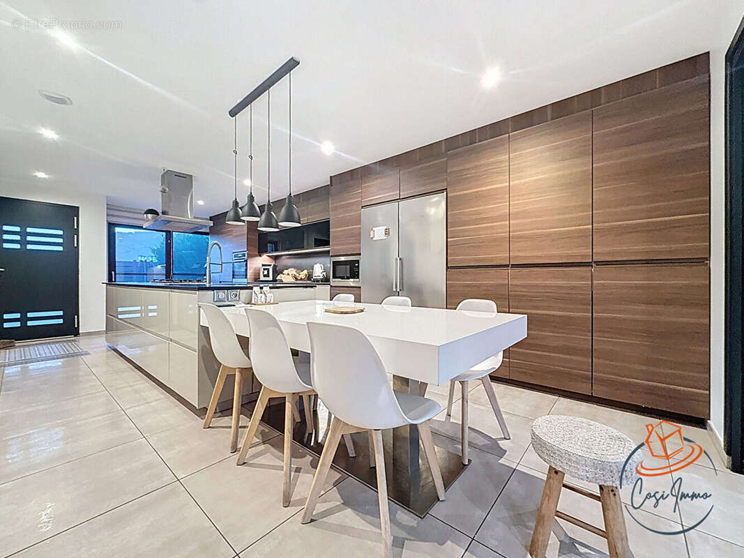 Maison à BELLEGARDE-SUR-VALSERINE