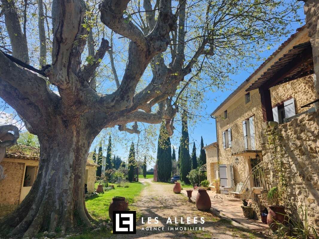 Maison à PERNES-LES-FONTAINES