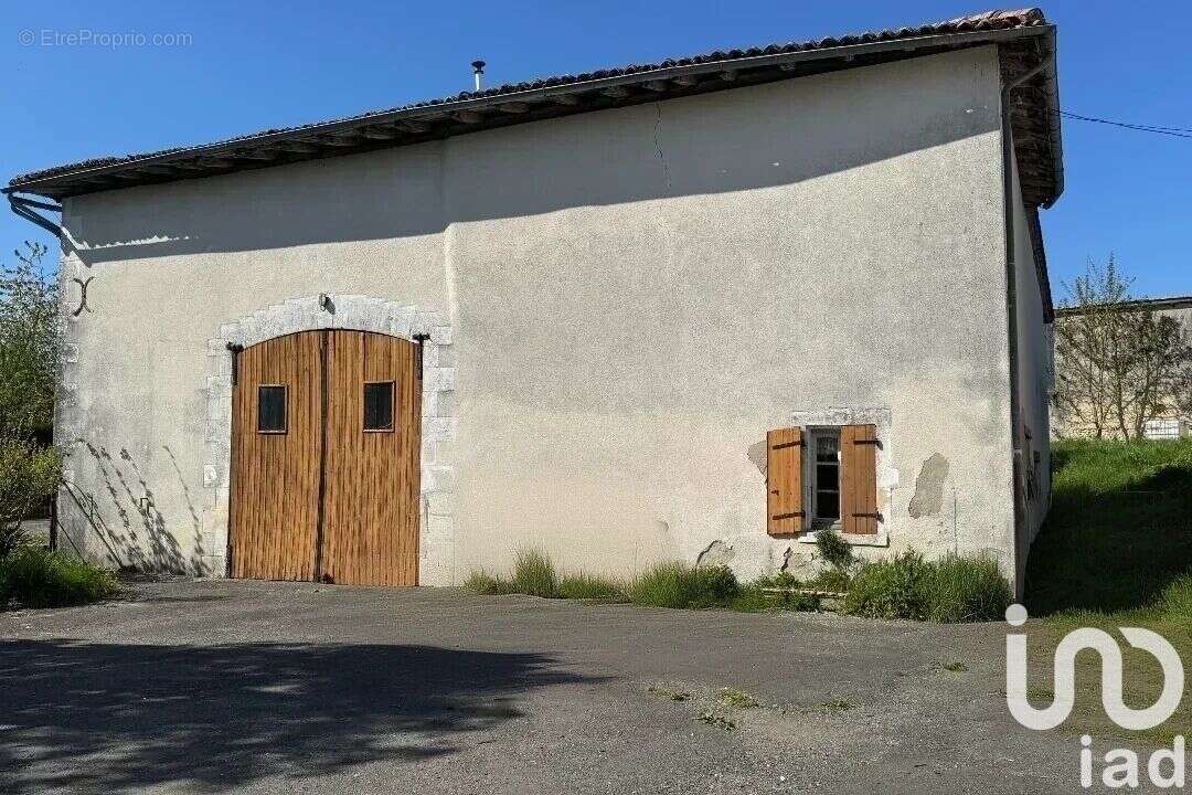 Photo 5 - Maison à BARBEZIEUX-SAINT-HILAIRE