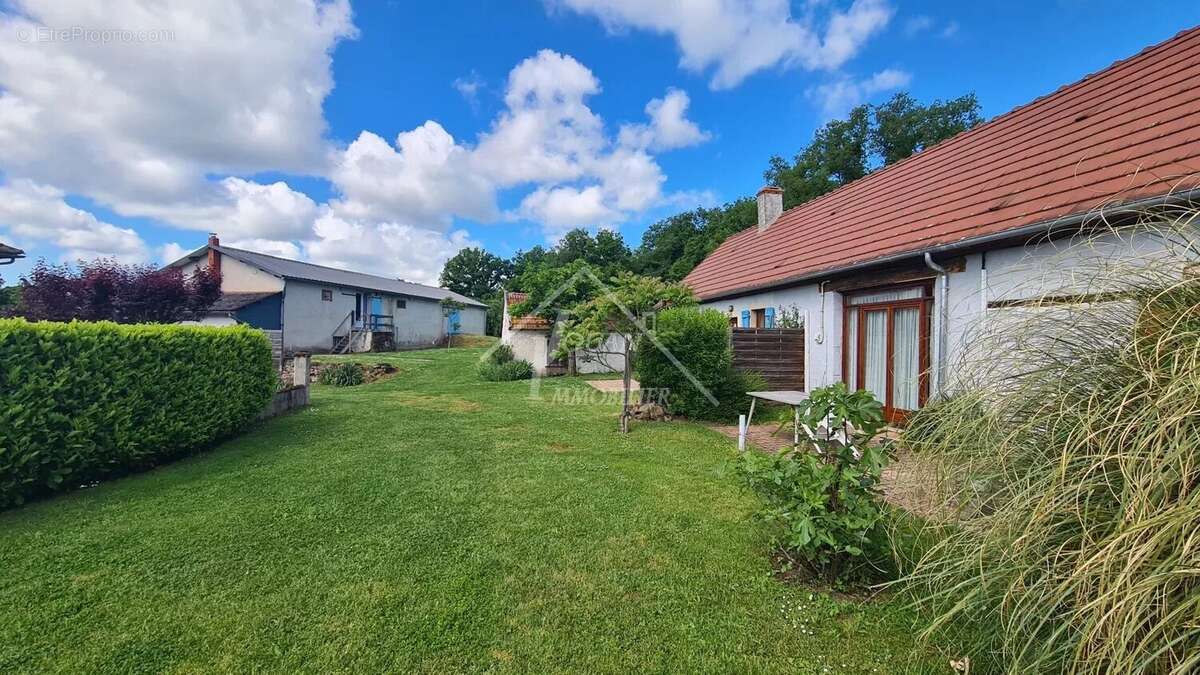 Maison à SAINT-BONNET-TRONCAIS