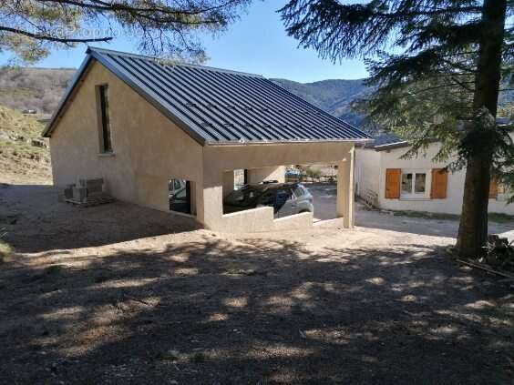 Maison avec grand garage - photo 3