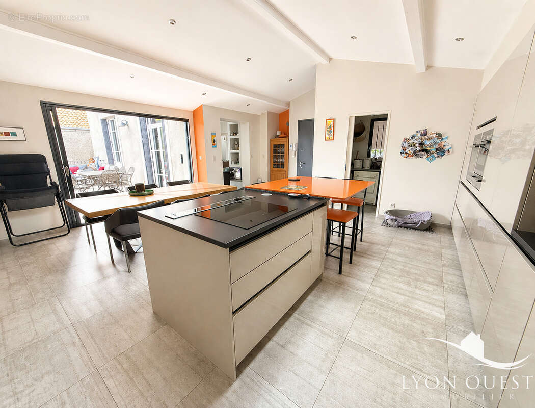 Maison à TASSIN-LA-DEMI-LUNE