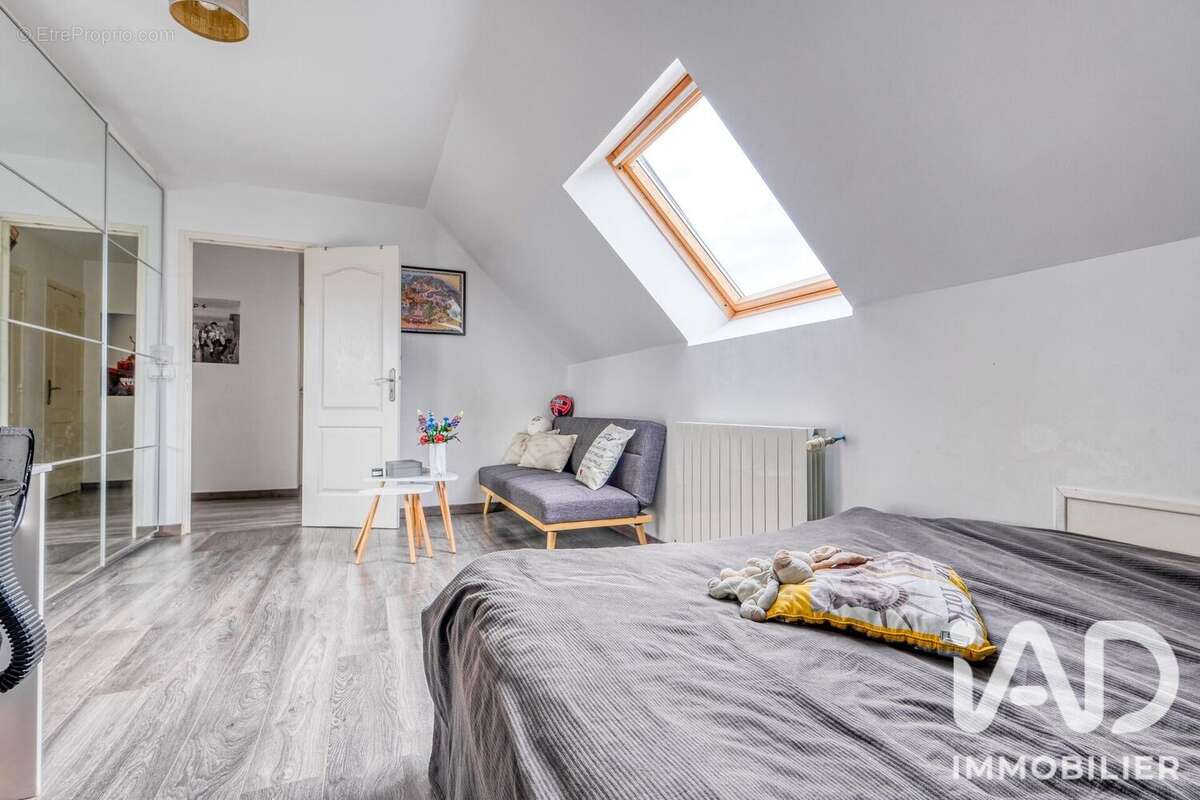 Maison 155 m² à Isles-Les-Villenoy  - photo 9