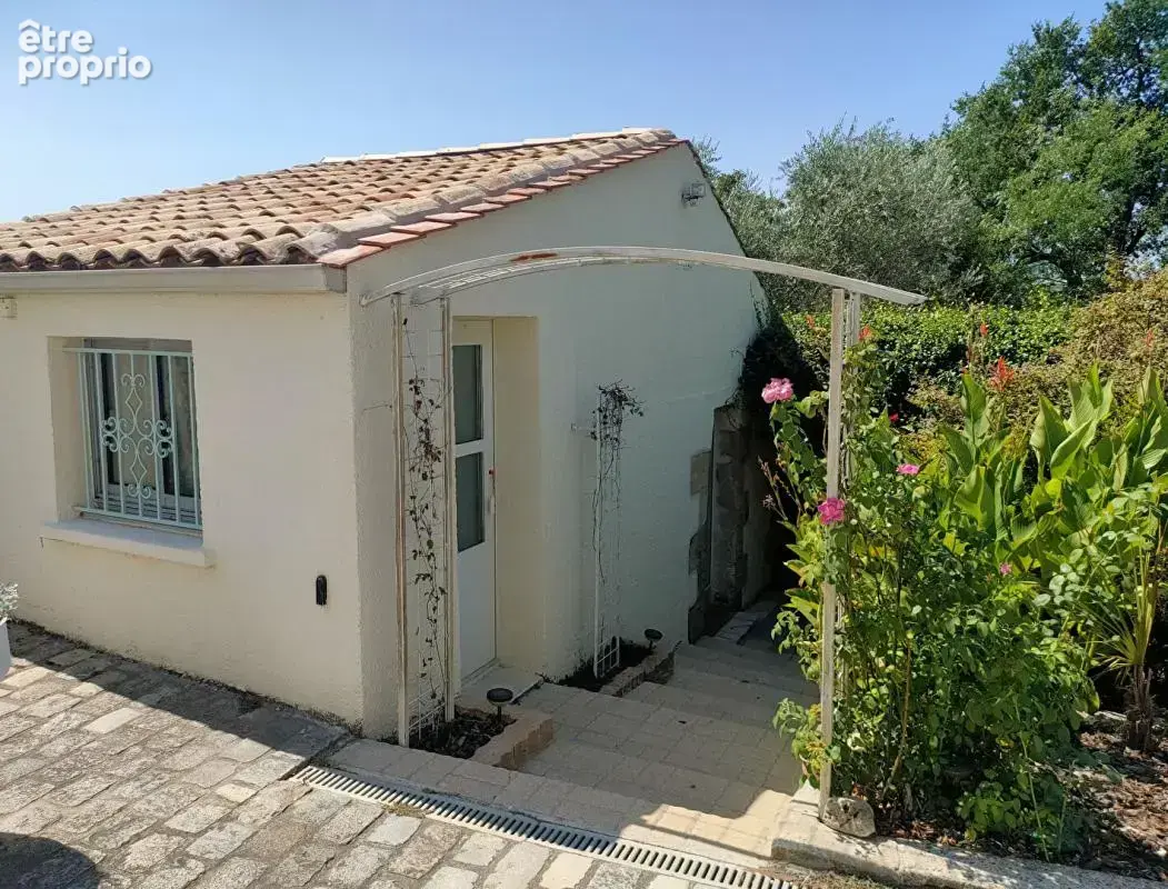 Propriete - 350 m² - 9 pieces - studio avec parc et dependances - photo 14