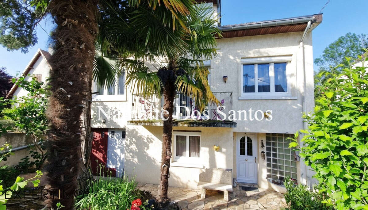 Maison à LINAS