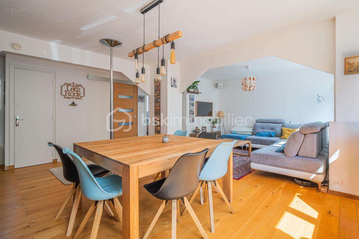 Appartement à FONTAINE