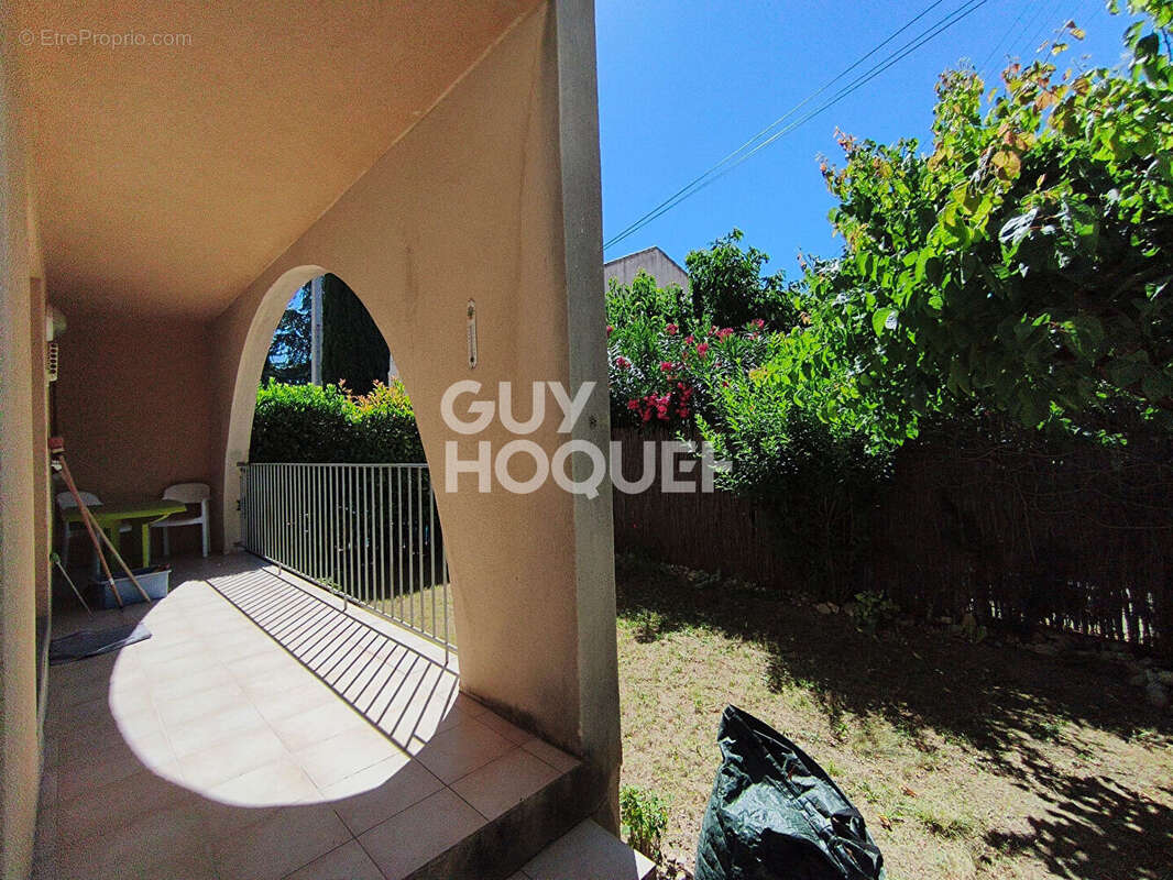 RARE ! T3 en rez-de-jardin avec garage dans une résidence sécurisée - Un véritable esprit "maison" avec son jardin privatif ! - photo 3