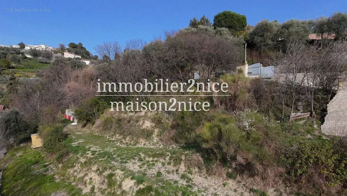 Terrain à NICE