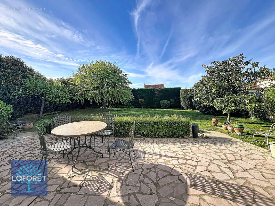 Maison à CORBEIL-ESSONNES