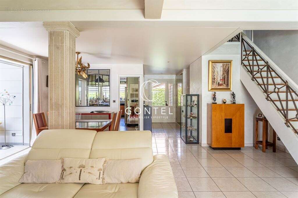 Maison à SAINT-CYR-AU-MONT-D'OR