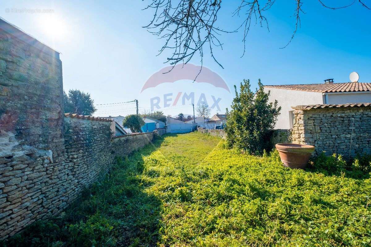 Terrain à SAINT-GEORGES-D&#039;OLERON