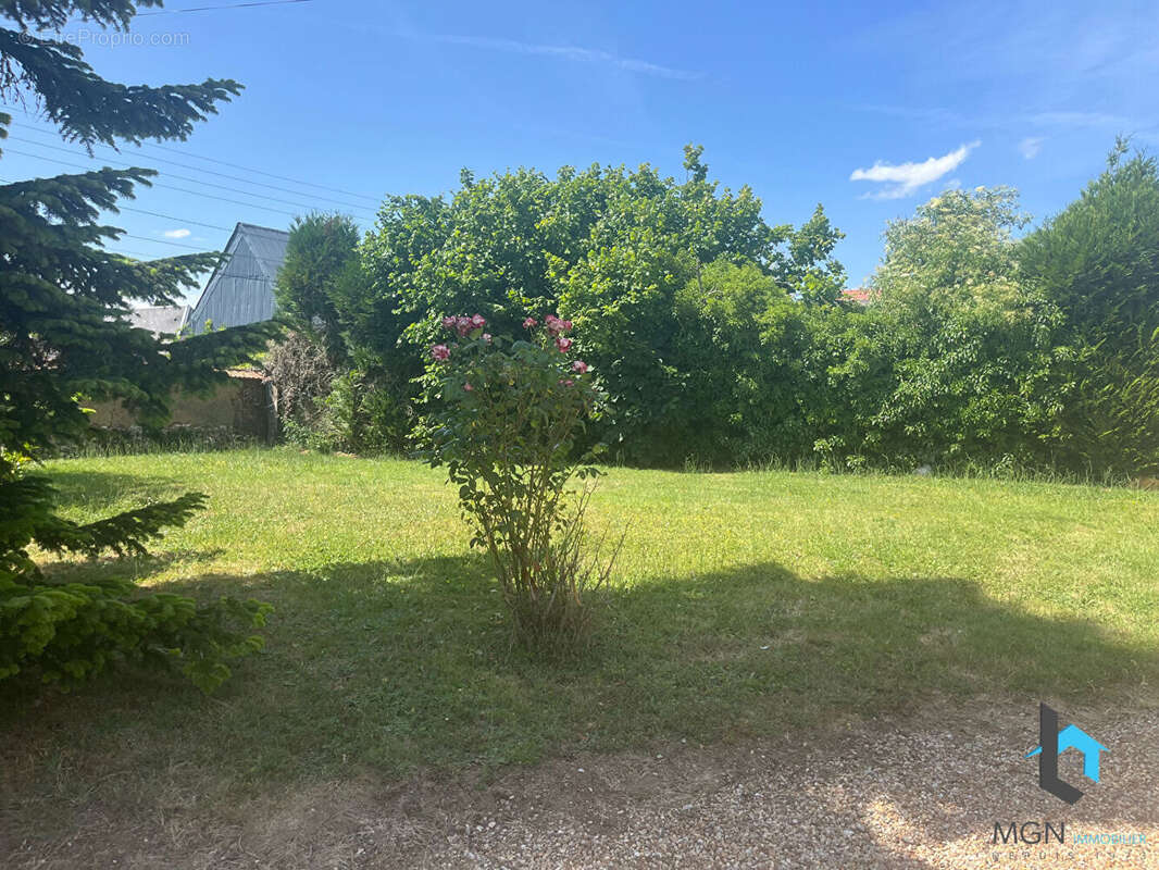 Maison à FRESNAY-LE-COMTE