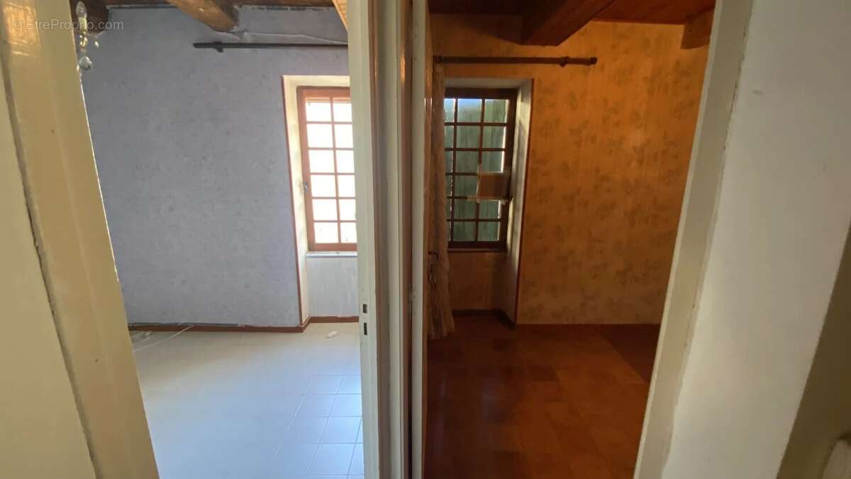 Maison à SAINT-CHAMAS
