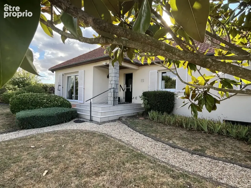 Maison 112 m² à Saint-Germain-Du-Corbeis  - photo 1