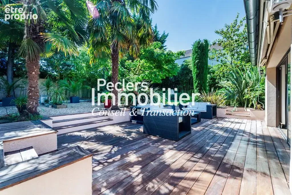 Propriété de caractère au cœur de Rueil-Malmaison – 250 m² avec jardin et dépendances - photo 11