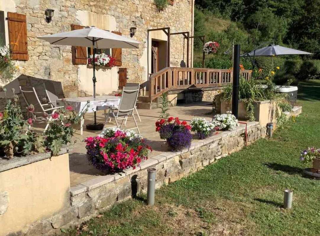 Maison en pierre rénovée avec gîte - Salles Courbatiés - photo 15