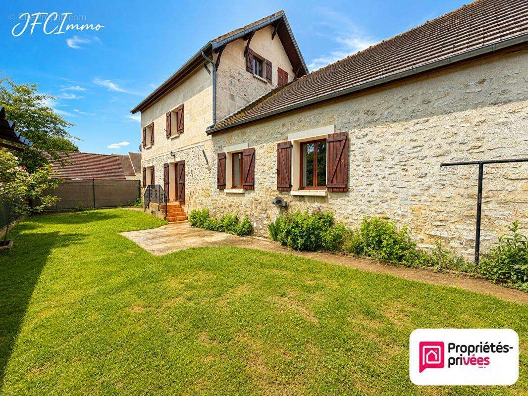 Ensemble Immobilier 12 pièce(s) 215 m2 - photo 3