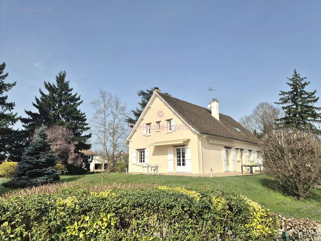 Maison à DRACY-LE-FORT