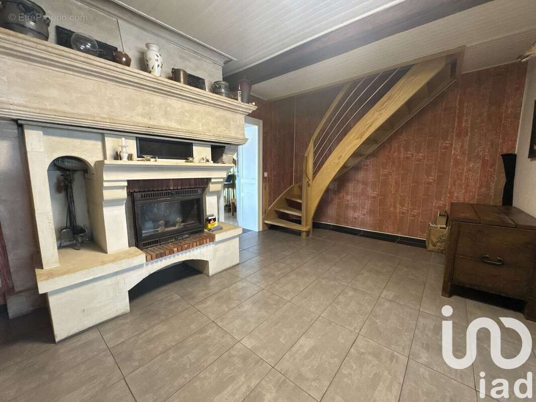 Photo 2 - Maison à JUVIGNY-EN-PERTHOIS