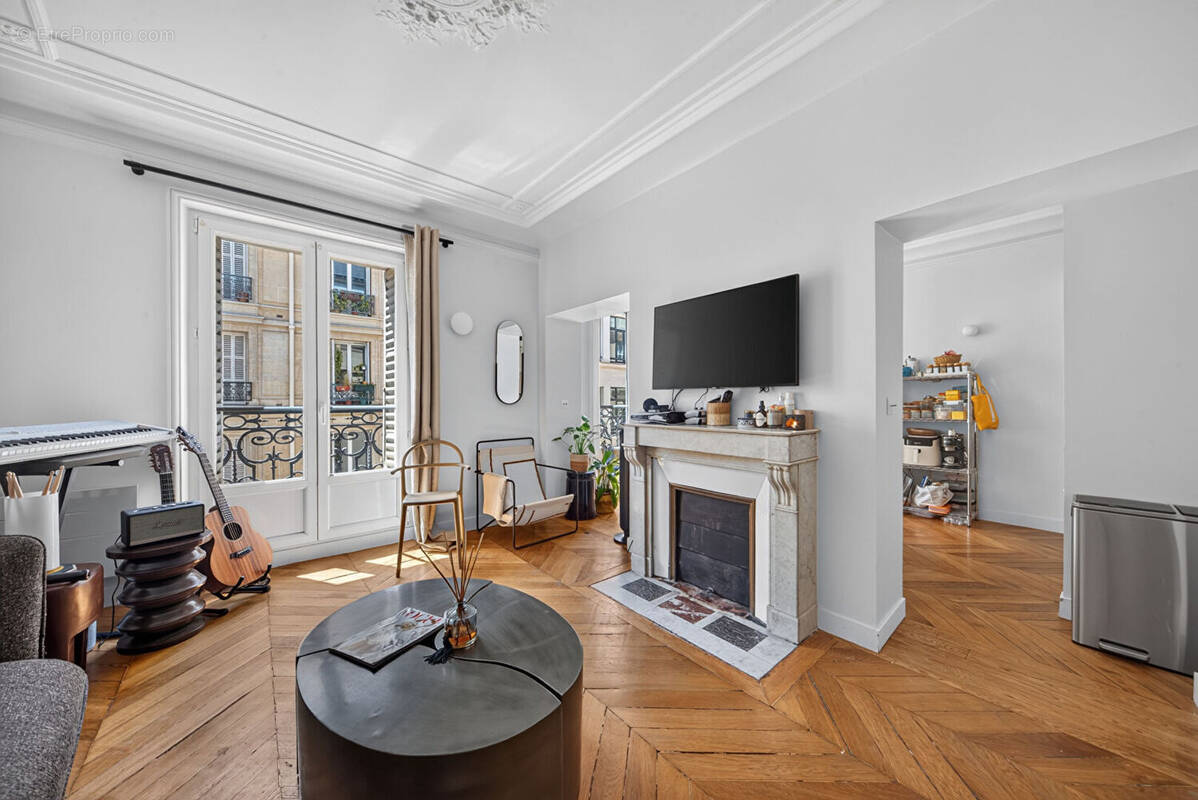 Appartement à PARIS-10E