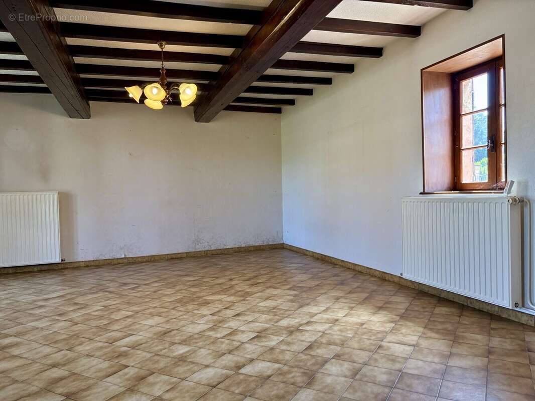 Maison 112 m² à La Genete  - photo 5