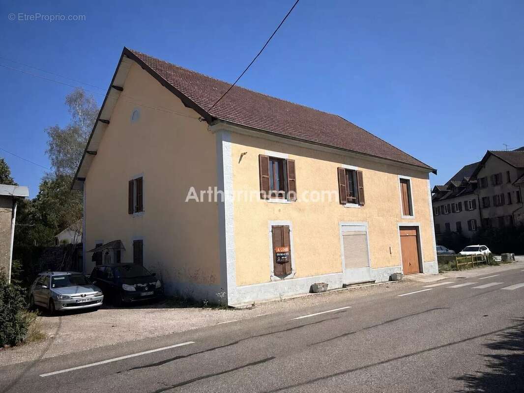 Appartement à PONT-DU-NAVOY