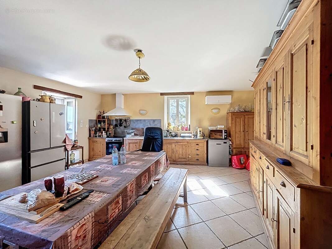 Maison à SAINT-MARTIN-SUR-LAVEZON