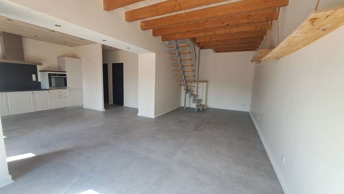Maison à DRUMETTAZ-CLARAFOND