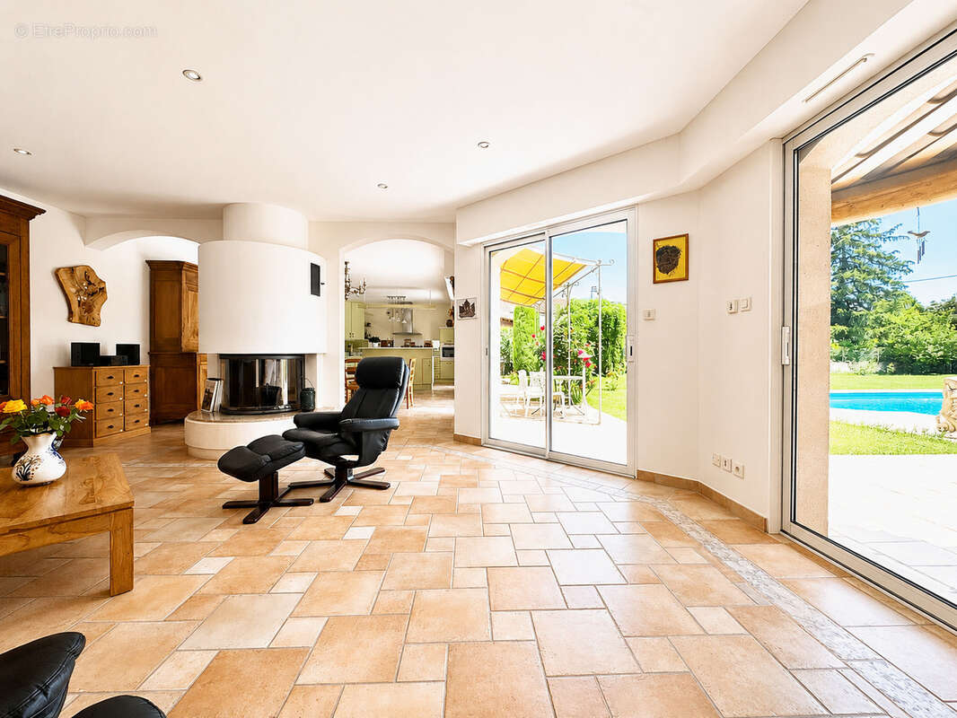 Valreas centre - villa - quartier calme - photo 14