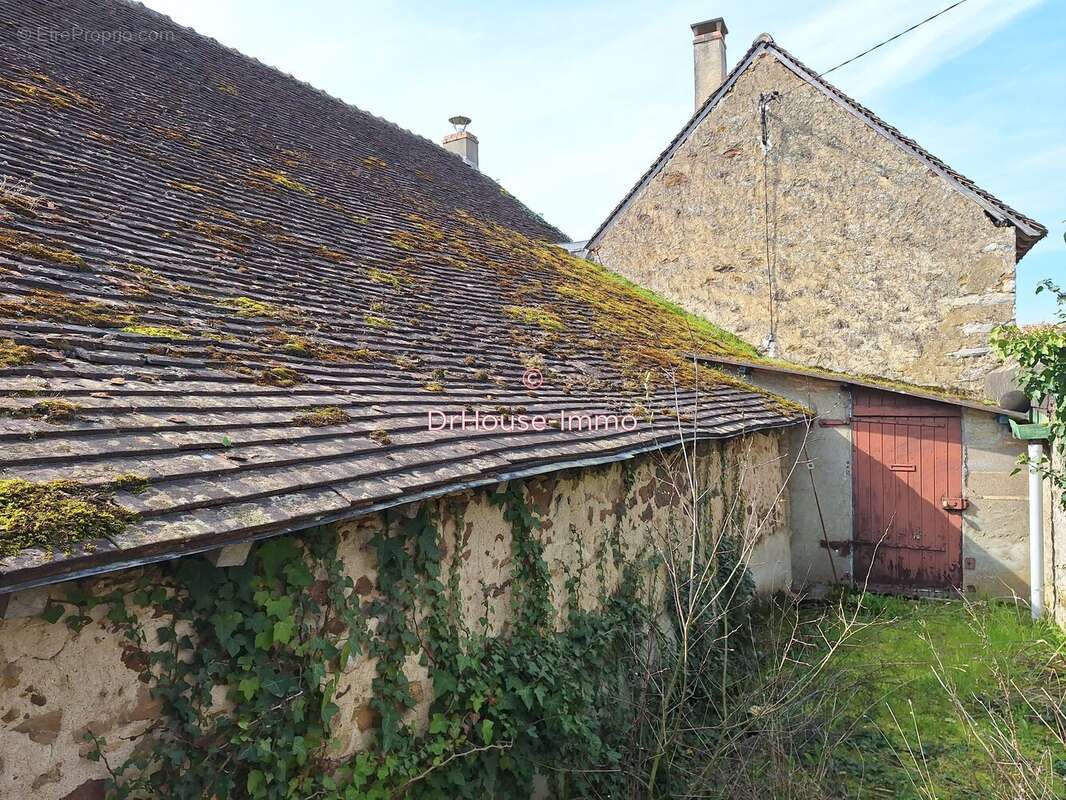 Maison à LA GUIERCHE