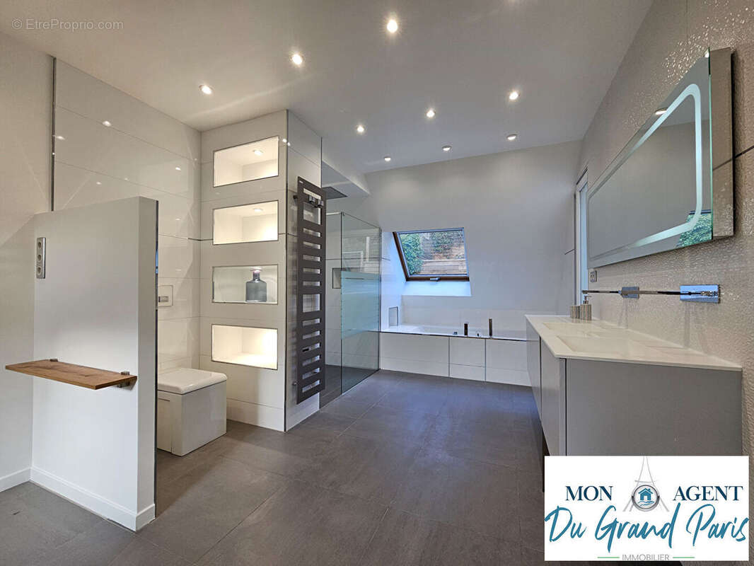 Maison à LE PLESSIS-ROBINSON