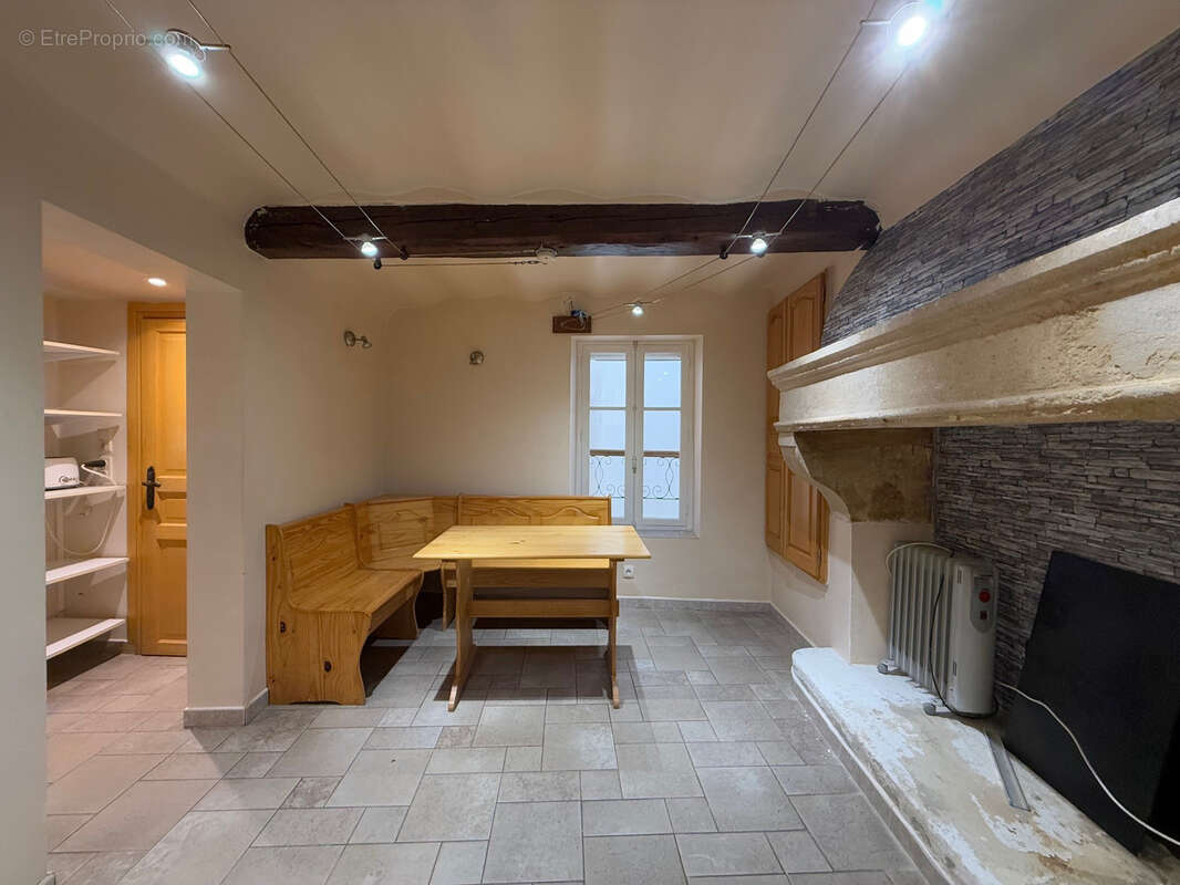 Maison à GALLARGUES-LE-MONTUEUX