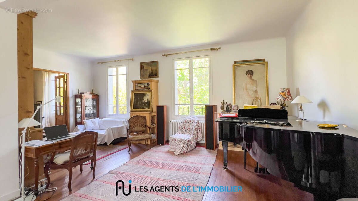 Maison à NANTERRE