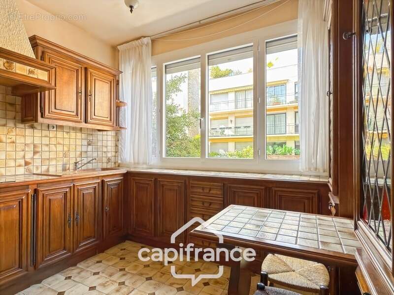 Appartement à NEUILLY-SUR-SEINE