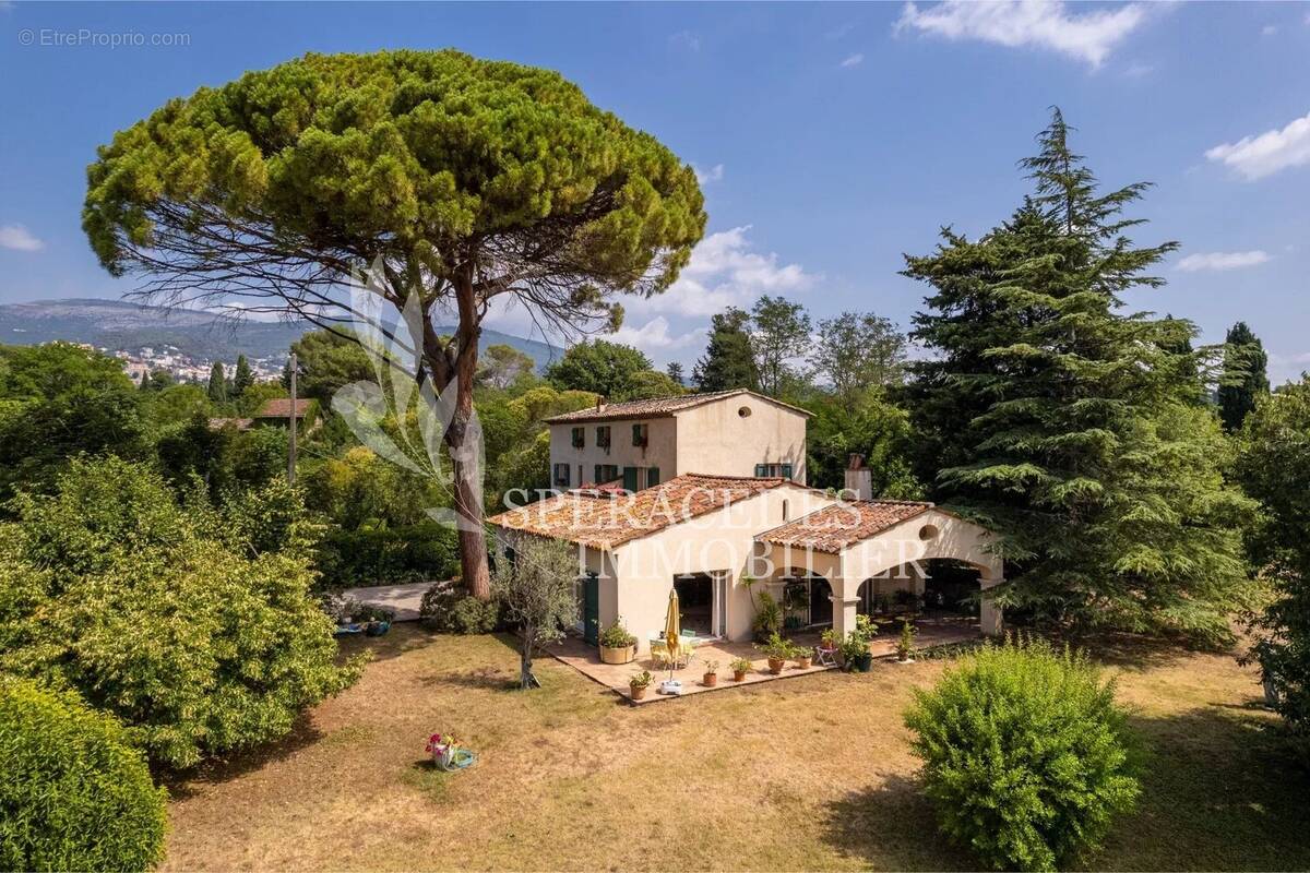 Maison à GRASSE