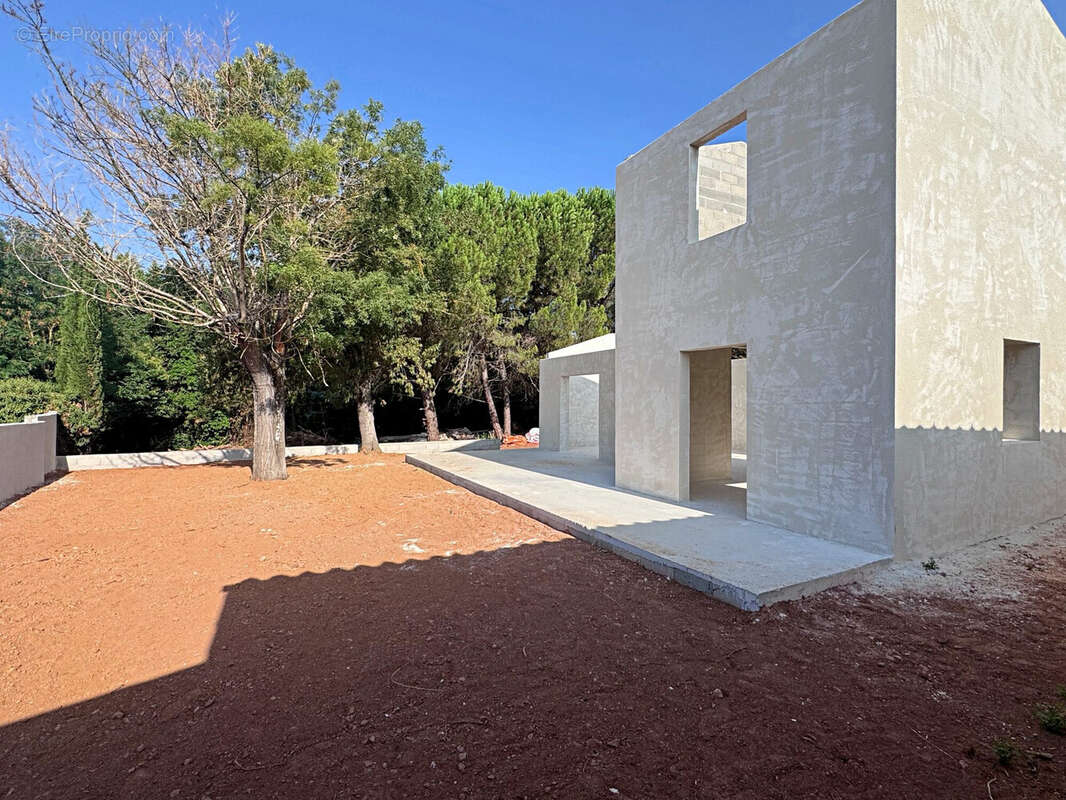 Maison 106 m² à Aix-En-Provence  - photo 2