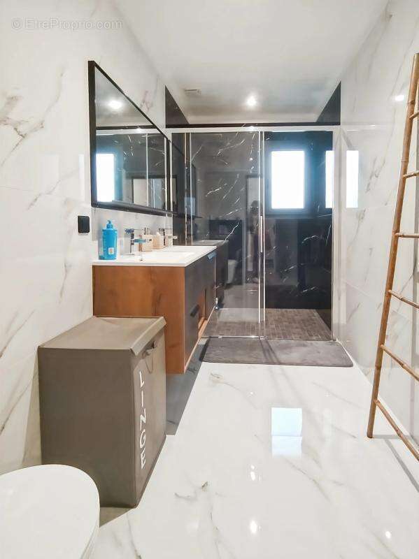 Maison à SAINT-SAUVEUR-D'AUNIS