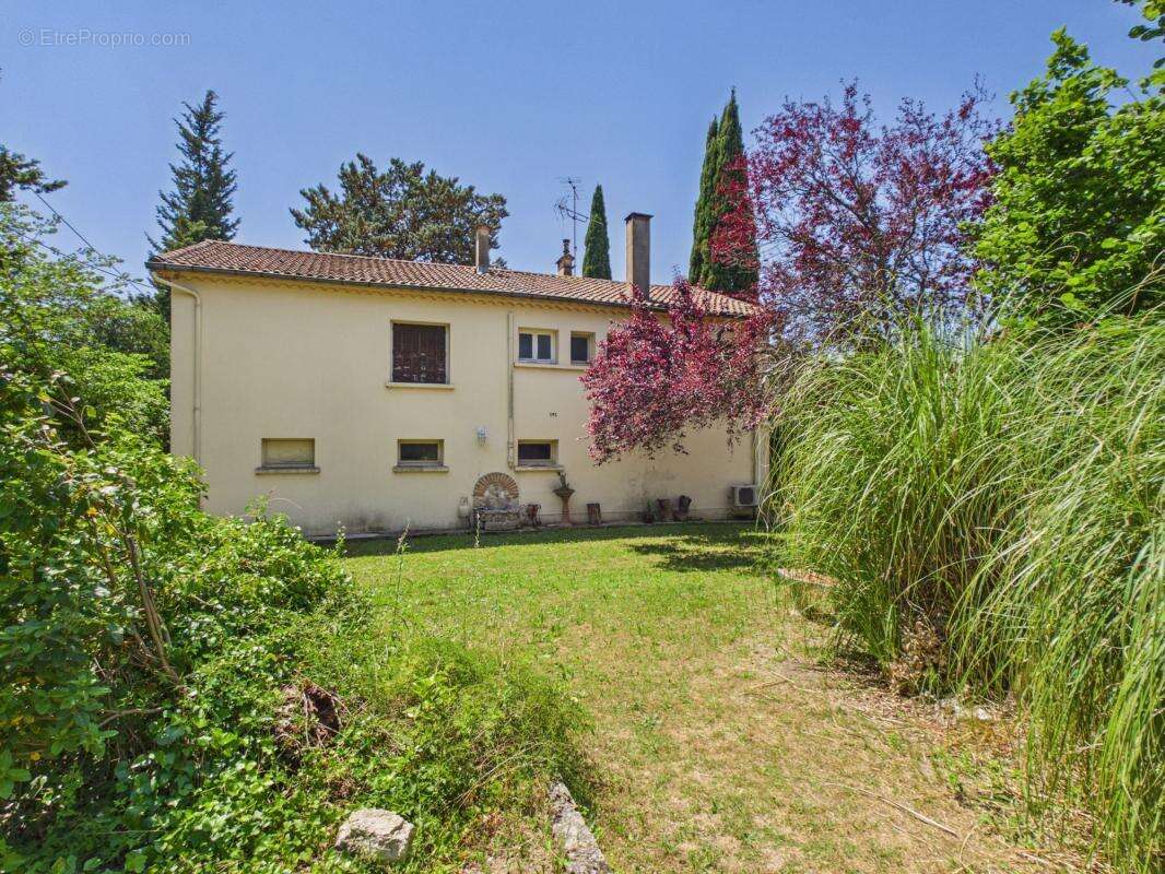 Maison à VILLEVIEILLE
