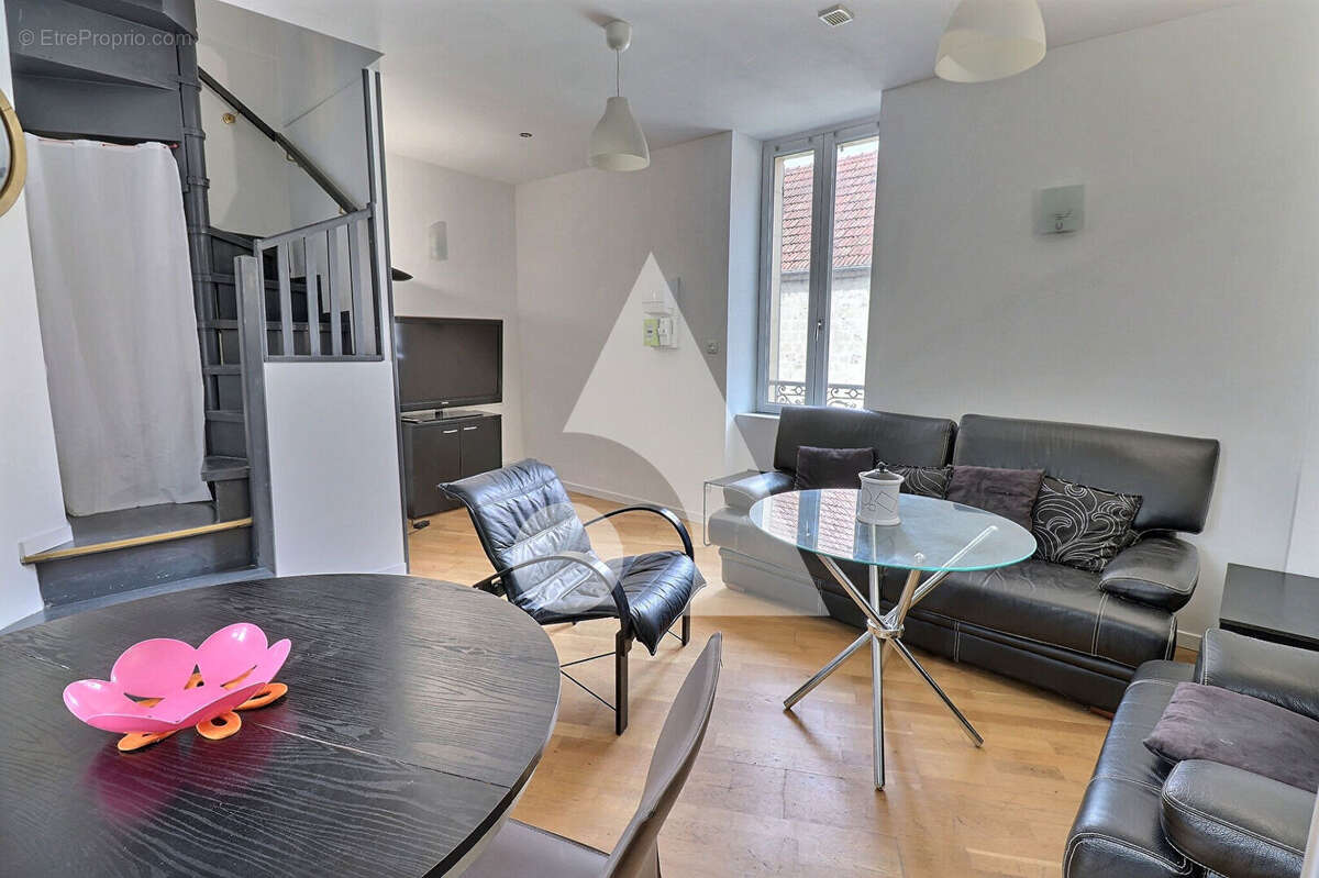 Immeuble de rapport en plein centre-ville ! - photo 2